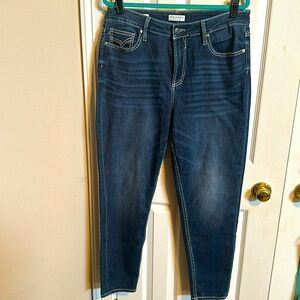 Vigoss size 14 skinny jean EUC - no distressing